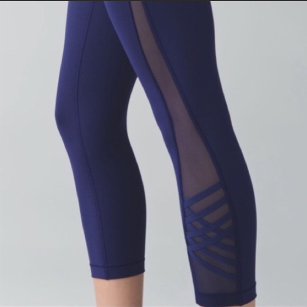 Lululemon Minimalist Crop Hero Blue size 8